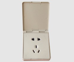 YL 011J 防水、防(fang)塵五孔插座-實(shi)驗室配件